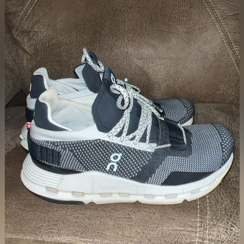 Oncloud running shoes